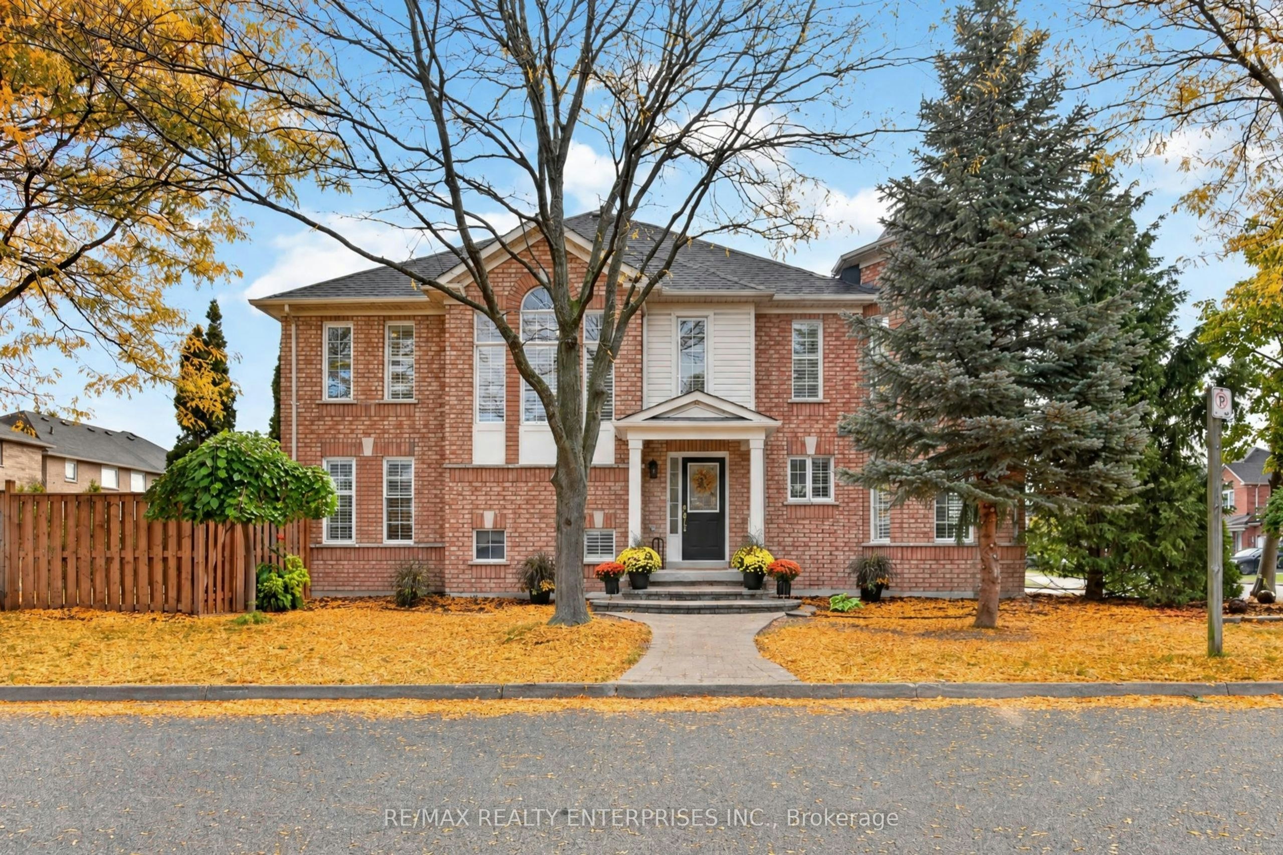 5555 Linwell Place, Mississauga, ON, L5M 6L7