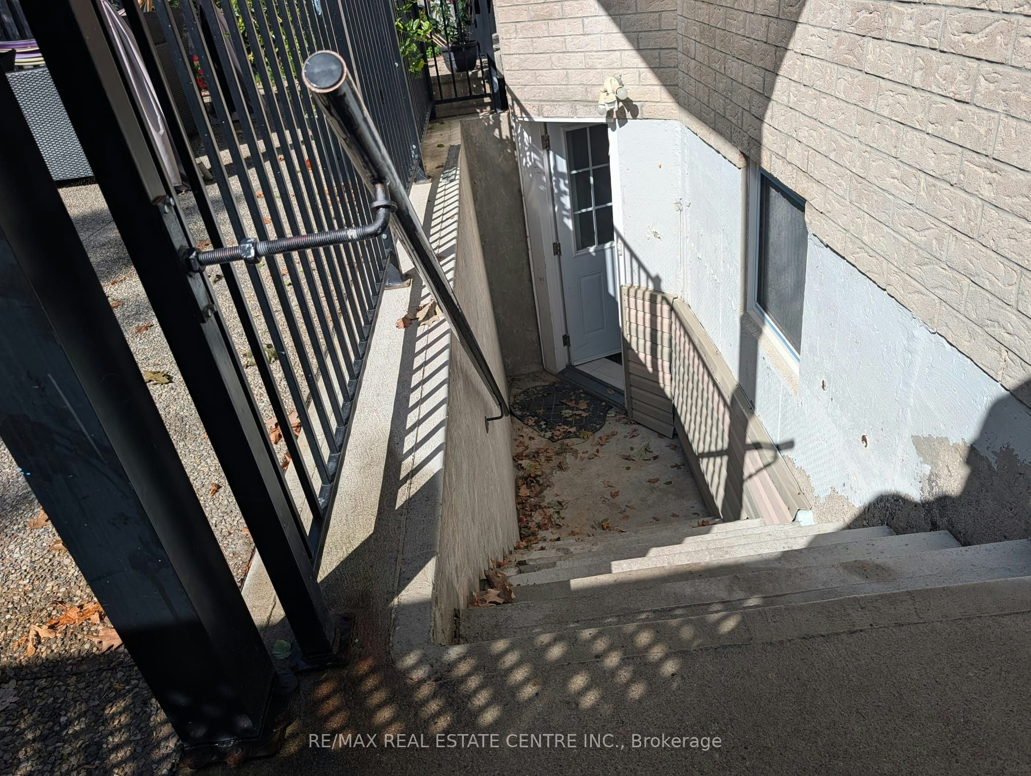 BSMT-70 Showboat Crescent, Brampton, ON, L6V 4R4 - 2