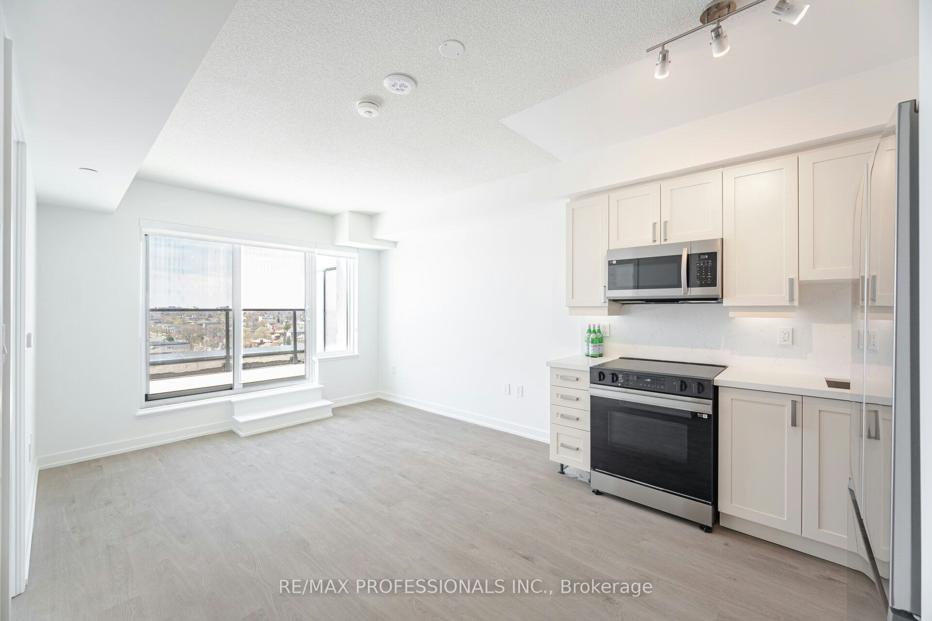 903-556 Marlee Avenue, Toronto, ON, M6B 0B1 - 7