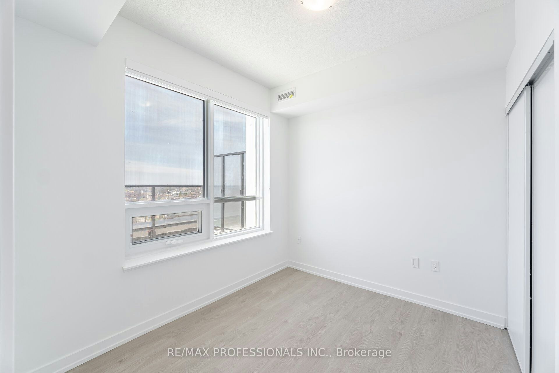 903-556 Marlee Avenue, Toronto, ON, M6B 0B1 - 29