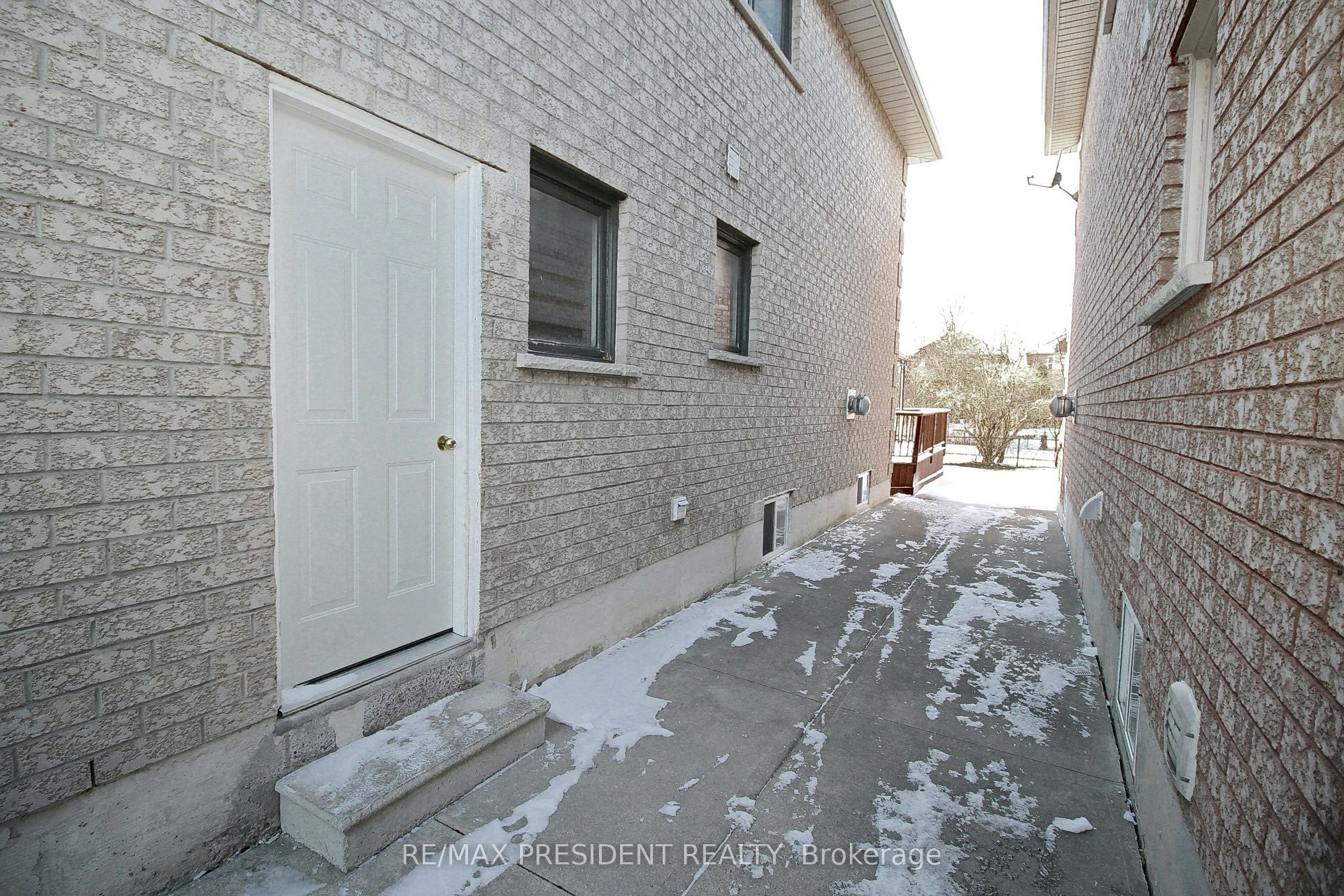 32 Deerglen Drive, Brampton, ON, L6R 1M1 - 31