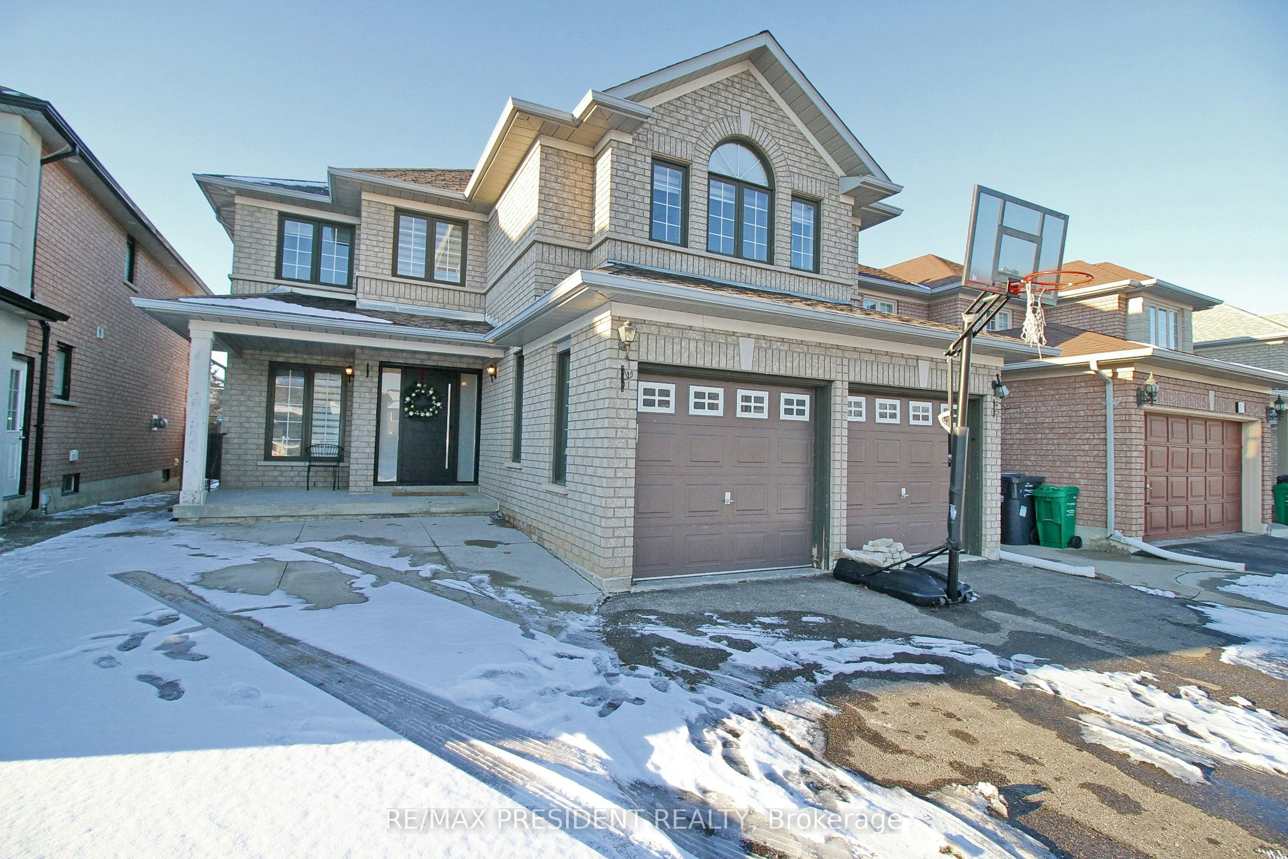 32 Deerglen Drive, Brampton, ON, L6R 1M1 - 2