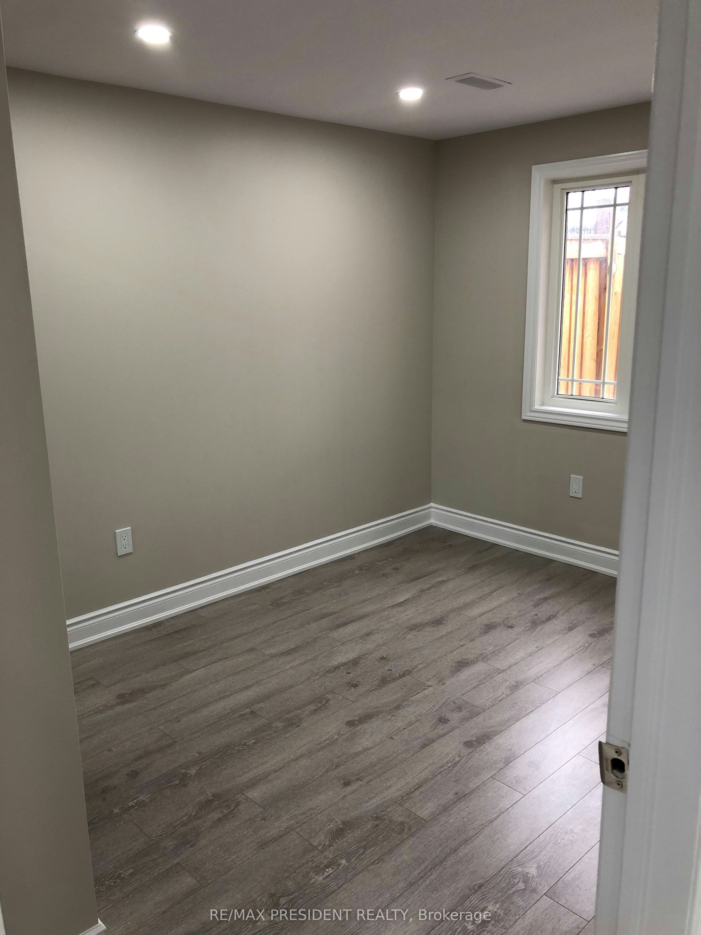 76 Saint Grace Court, Brampton, ON, L6P 3B9 - 3