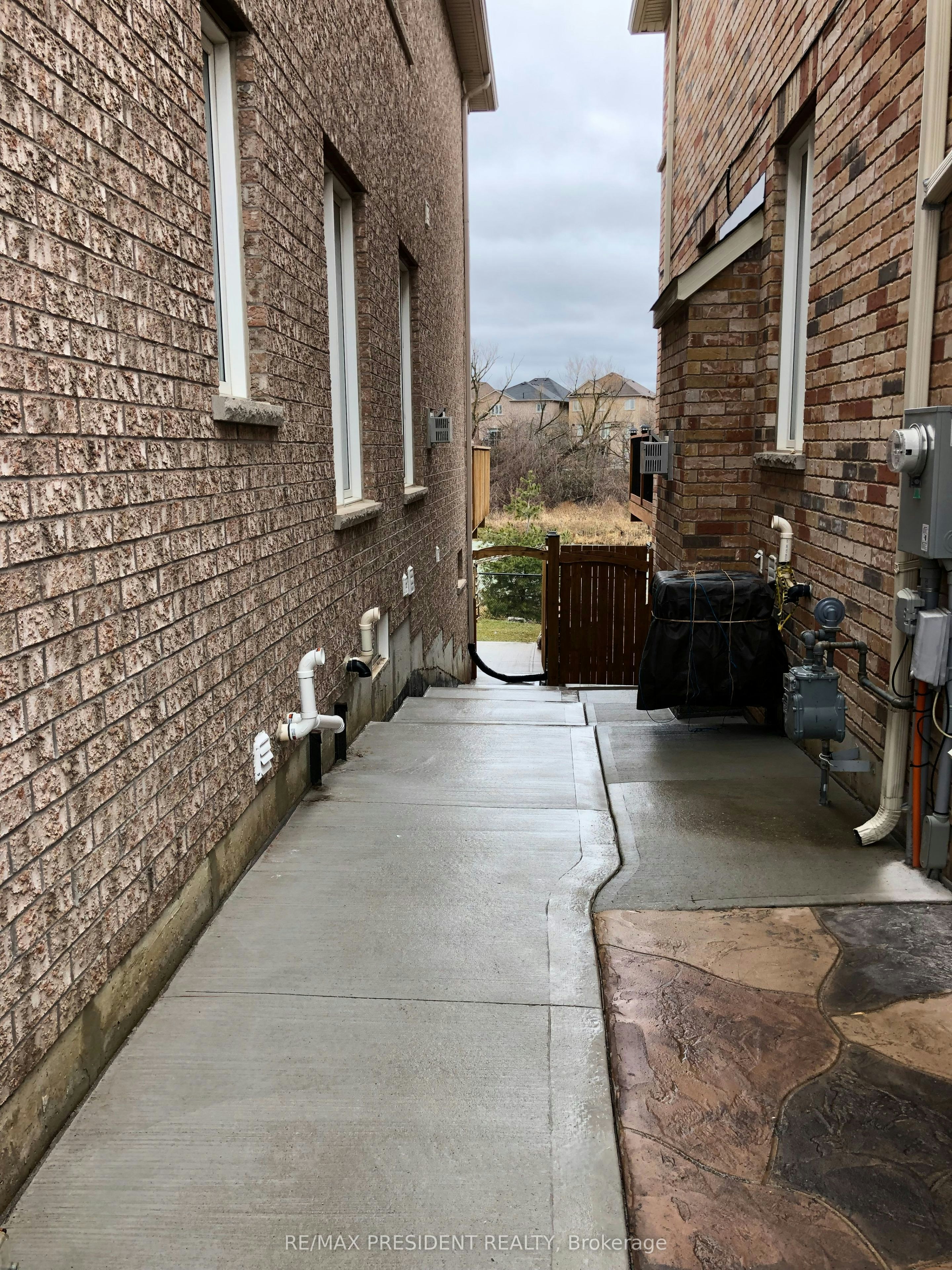 76 Saint Grace Court, Brampton, ON, L6P 3B9 - 11