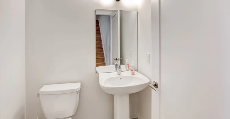 106-1180 Cawthra Road, Mississauga, ON, L5G 4K7 - 10