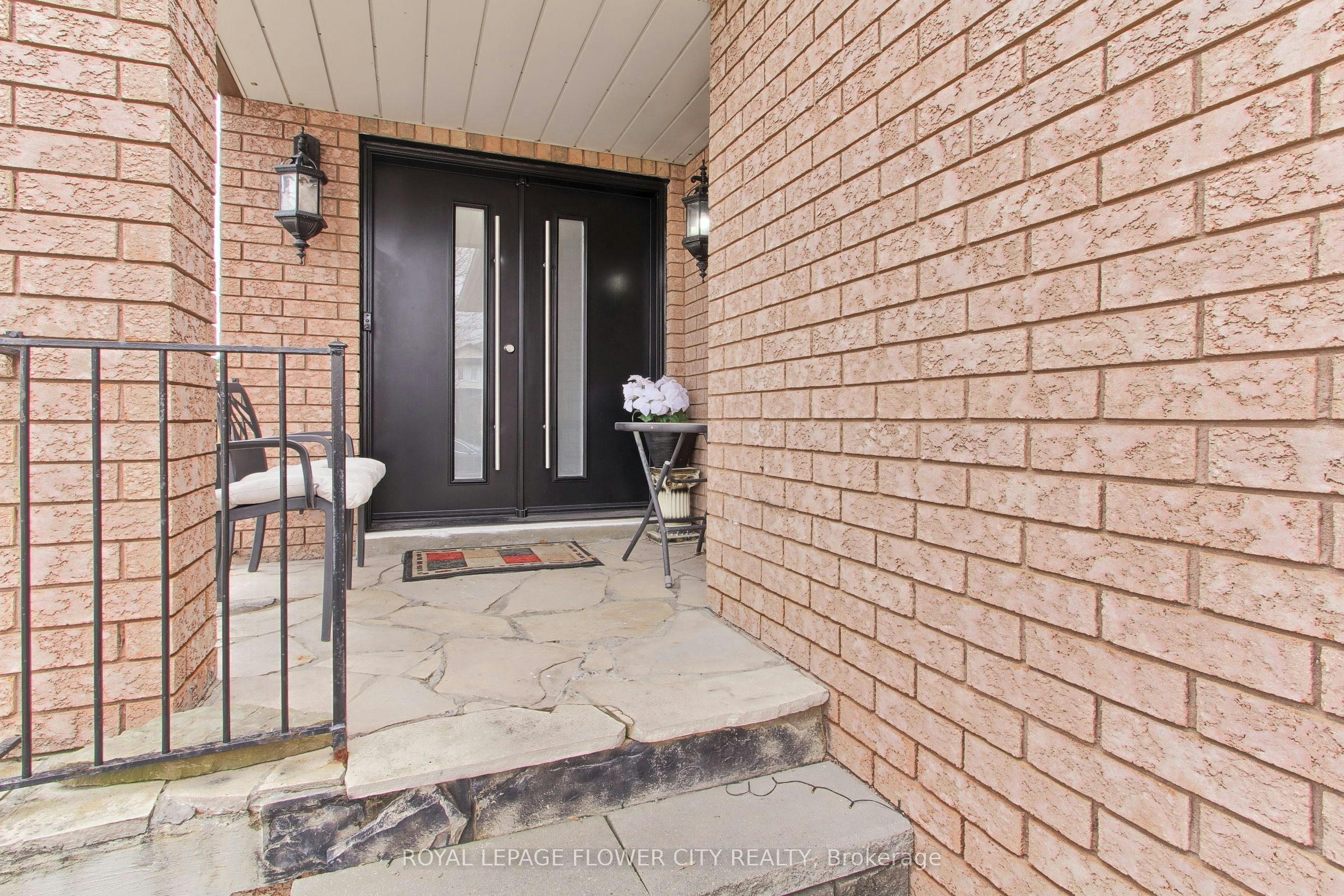 6692 Meteor Court, Mississauga, ON, L5N 7H9 - 5