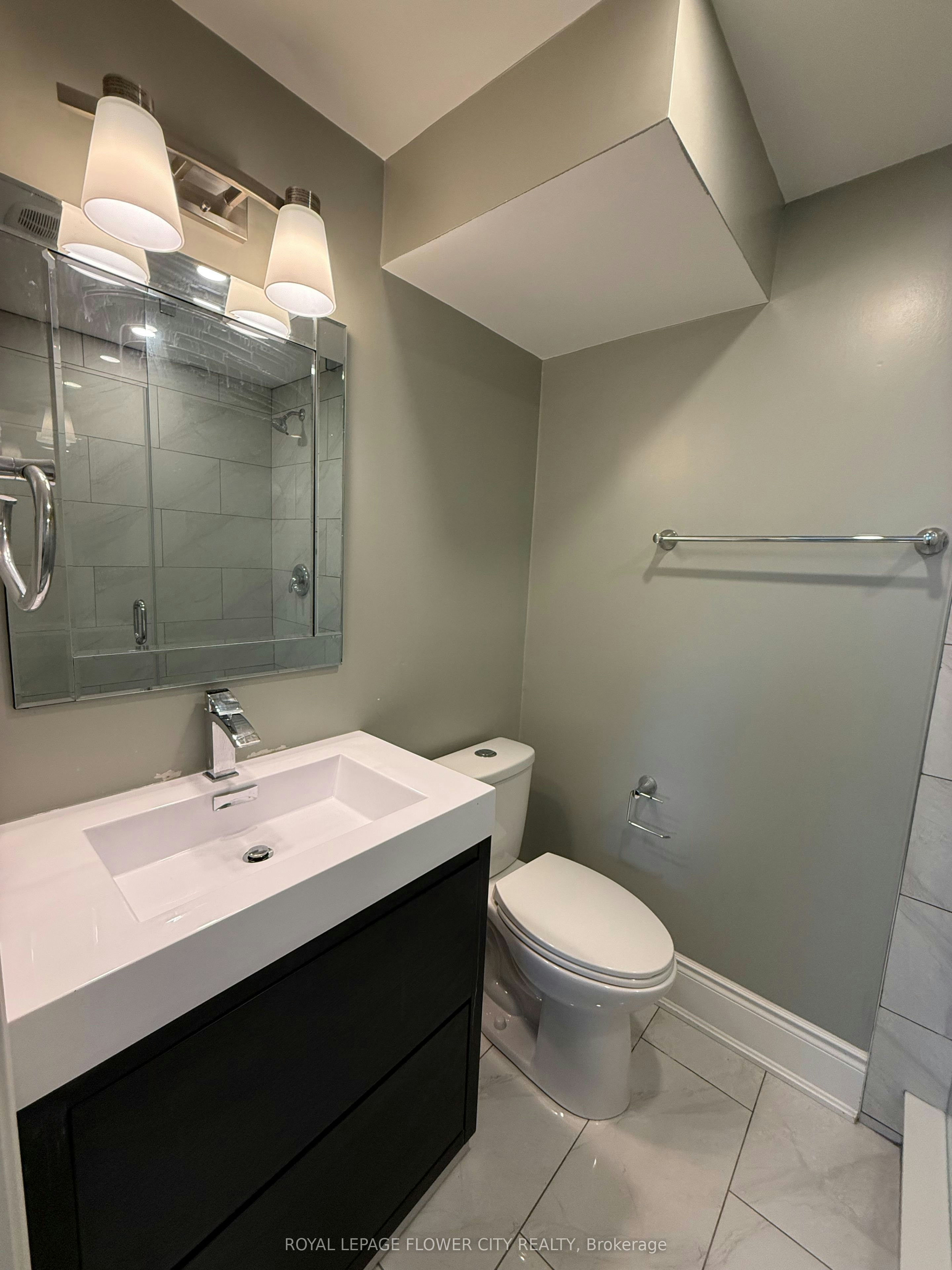 66 Ikley Road, Toronto, ON, M3J 1C6 - 3