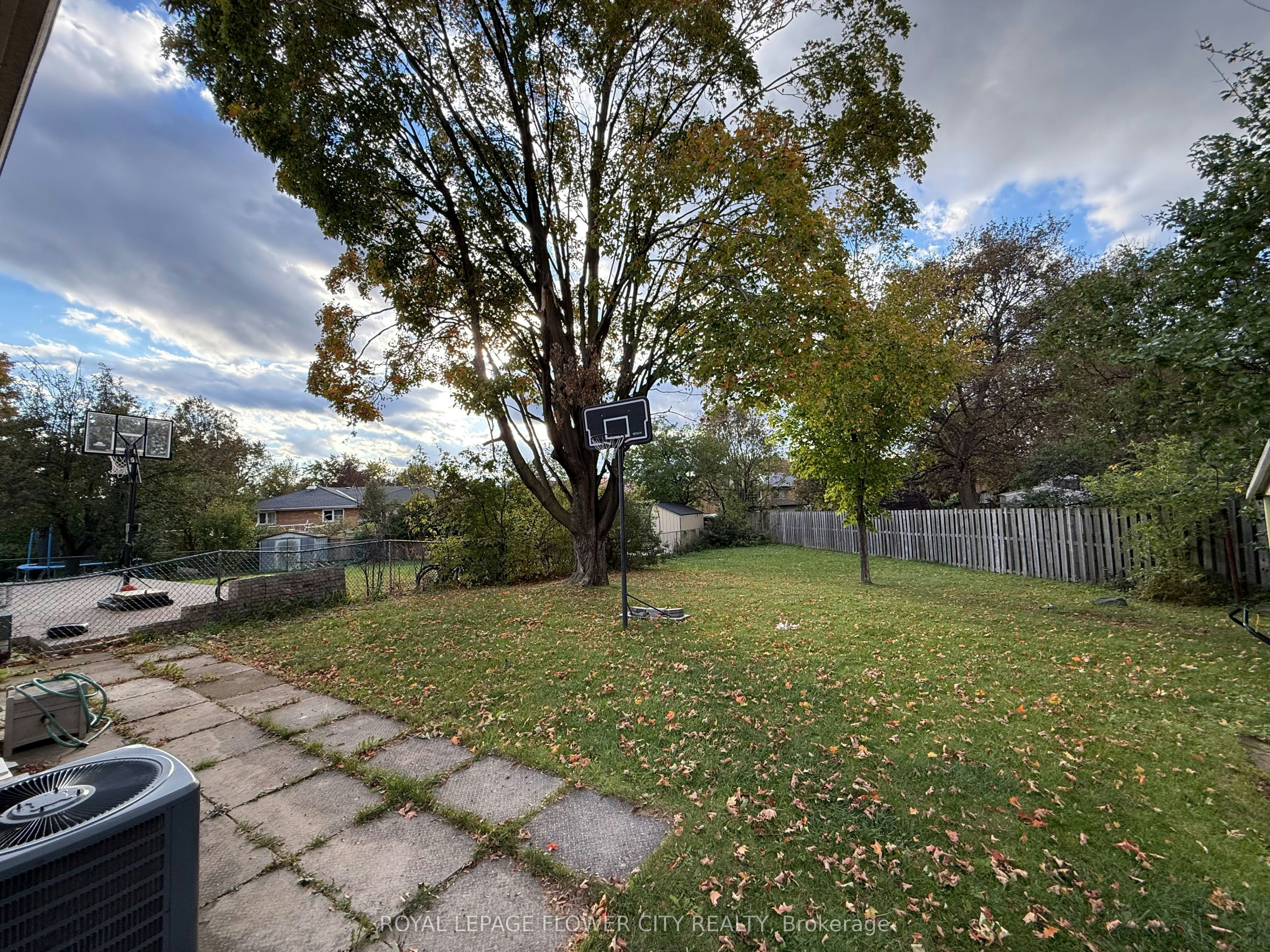 66 Ikley Road, Toronto, ON, M3J 1C6 - 9