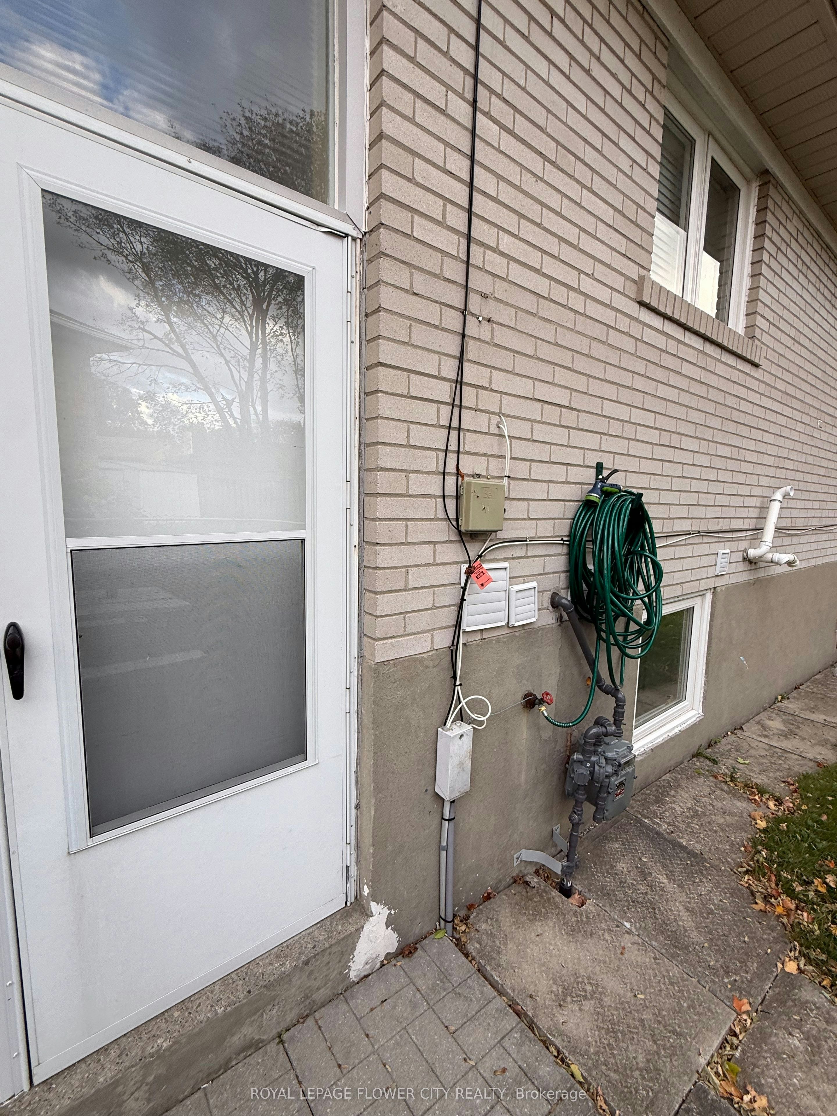 66 Ikley Road, Toronto, ON, M3J 1C6 - 8