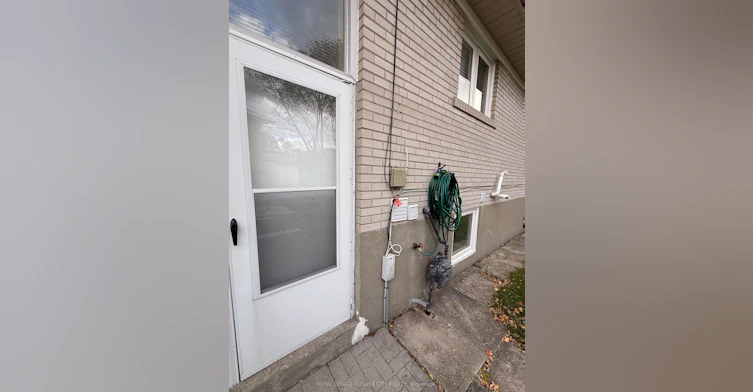 66 Ikley Road, Toronto, ON, M3J 1C6 - 8
