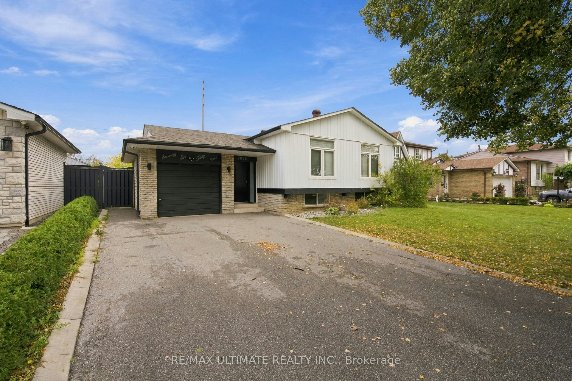 7639 Kittridge Drive, Mississauga, ON, L4T 3L9 - 2