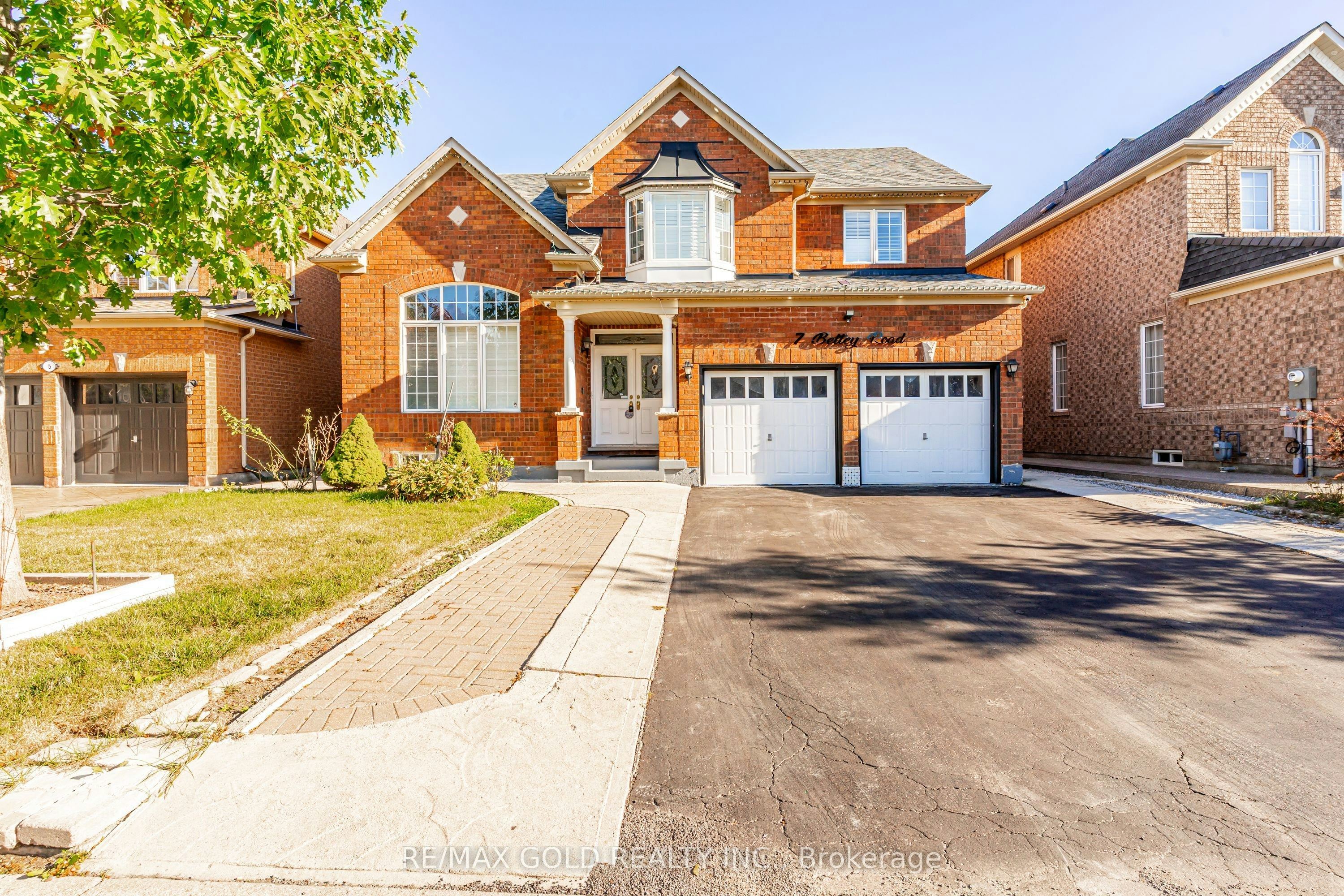 7 Bettey Road, Brampton, ON, L6P 1S9