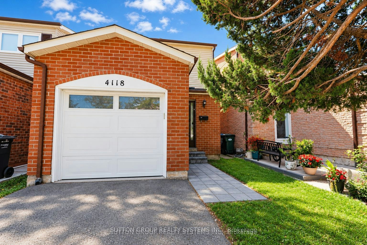 4118 Teakwood Drive, Mississauga, ON, L5C 3L6
