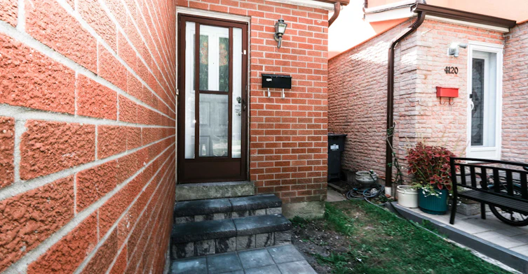 4118 Teakwood Drive, Mississauga, ON, L5C 3L6 - 2