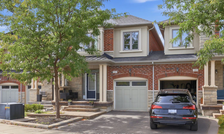 43 Diamond Leaf Lane