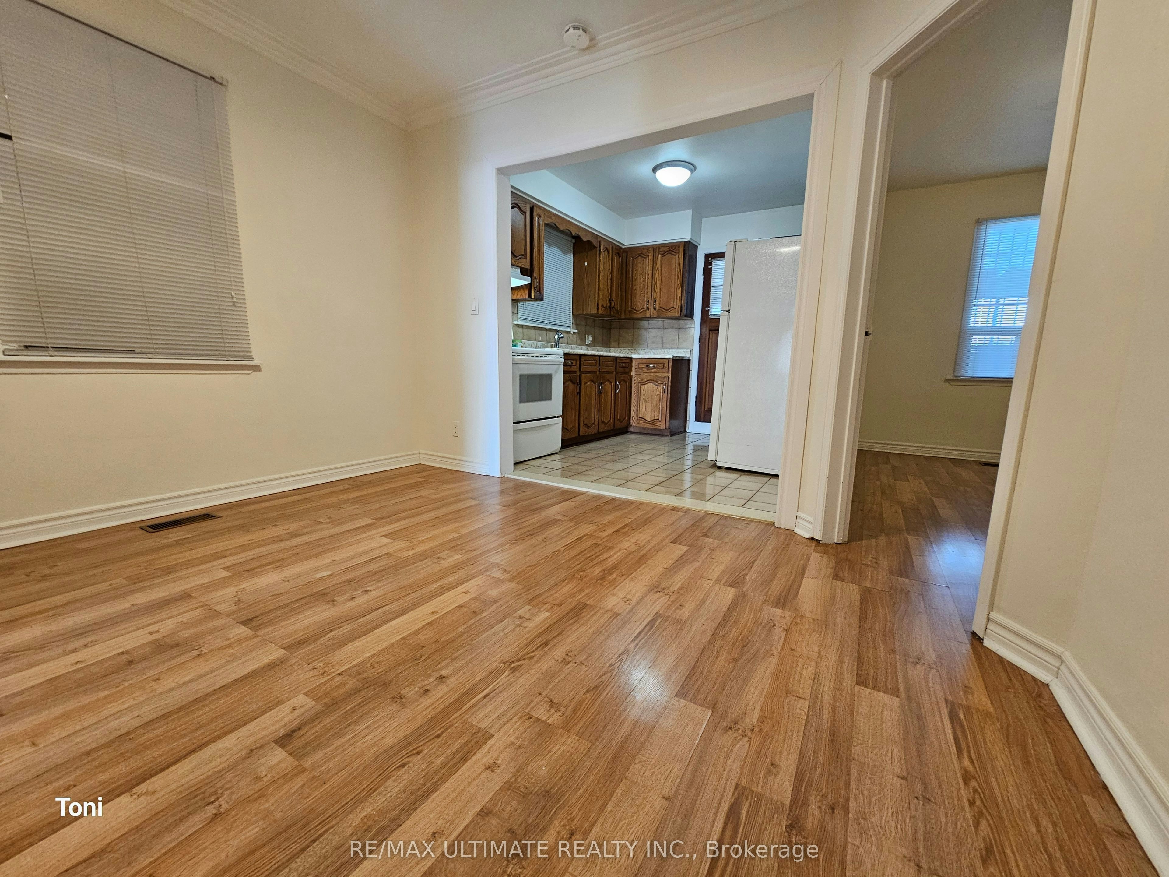 2nd floor-568 Rogers Road, Toronto, ON, M6M 1B6 - 2