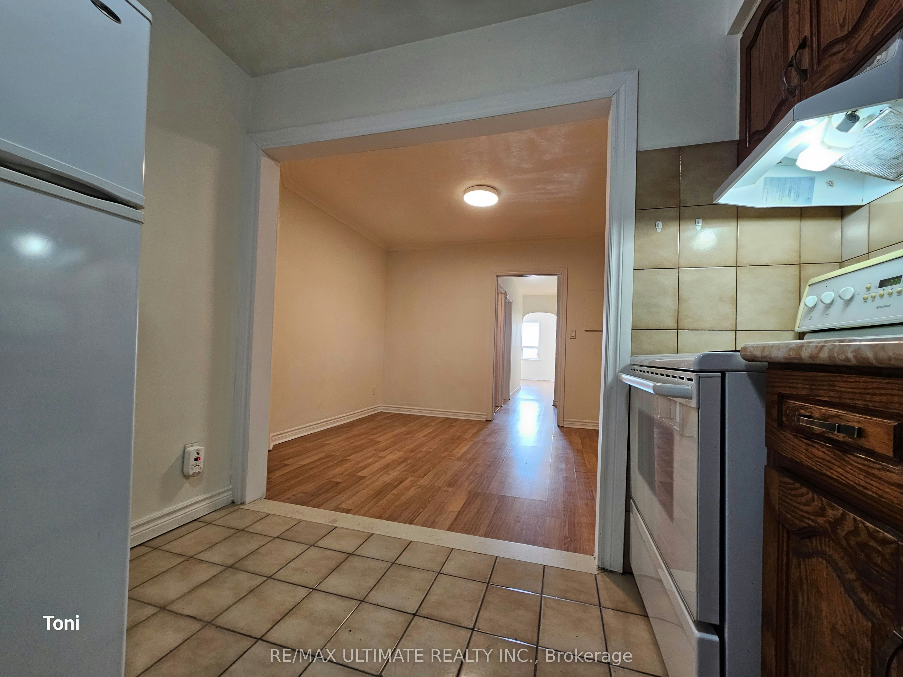 2nd floor-568 Rogers Road, Toronto, ON, M6M 1B6 - 7