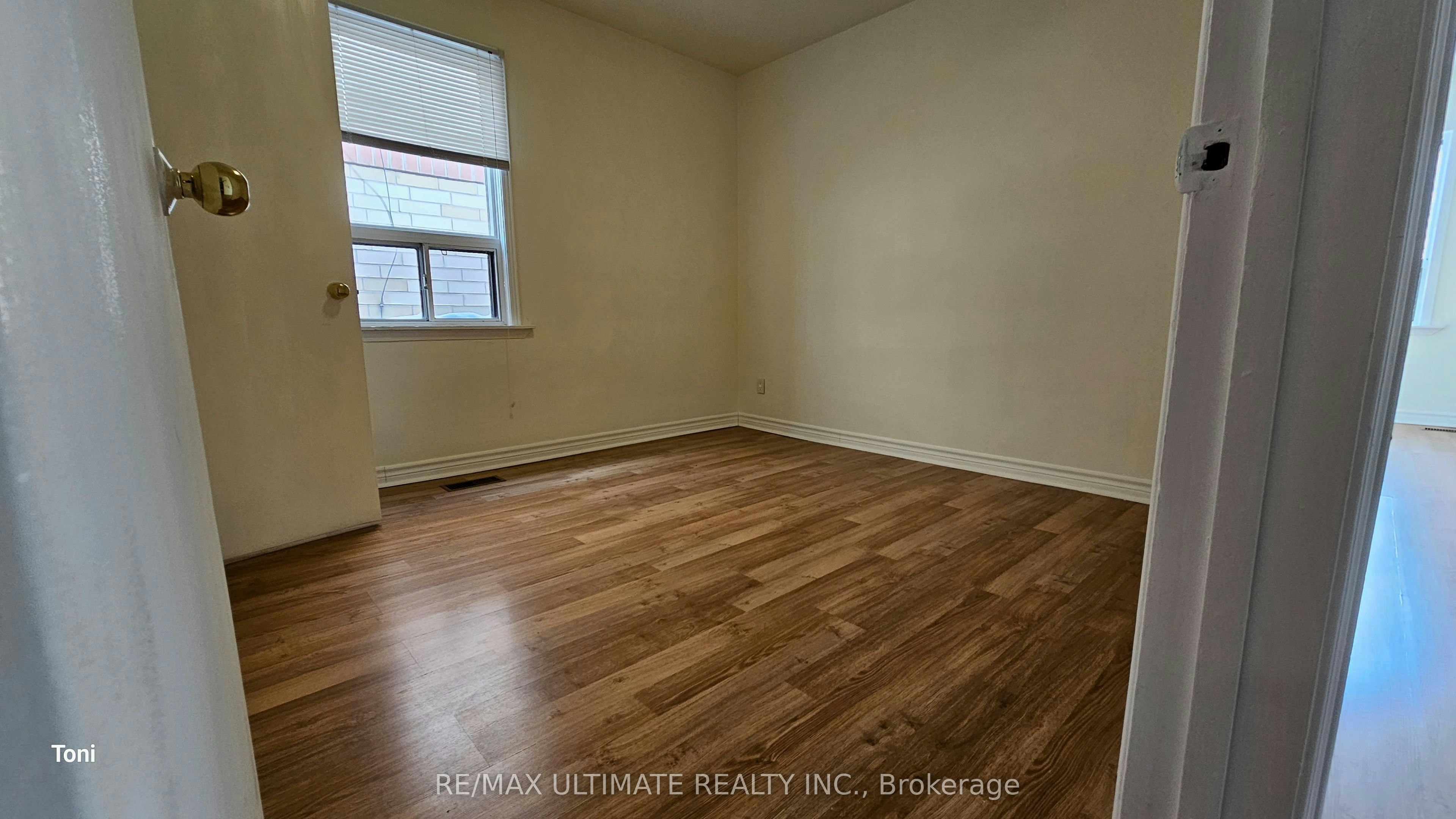 2nd floor-568 Rogers Road, Toronto, ON, M6M 1B6 - 16
