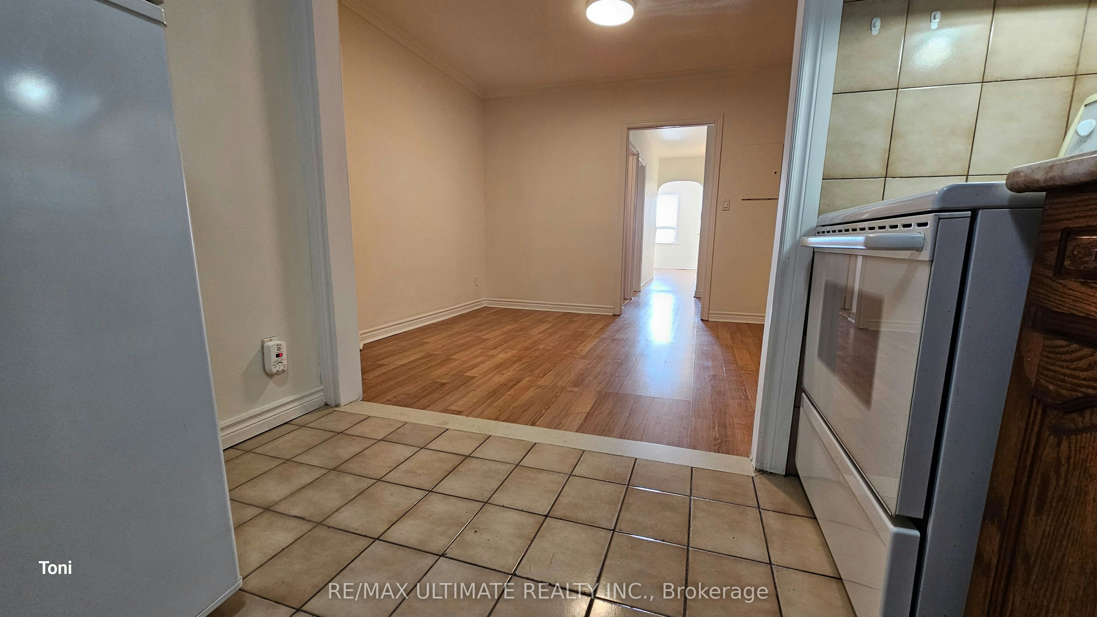 2nd floor-568 Rogers Road, Toronto, ON, M6M 1B6 - 9