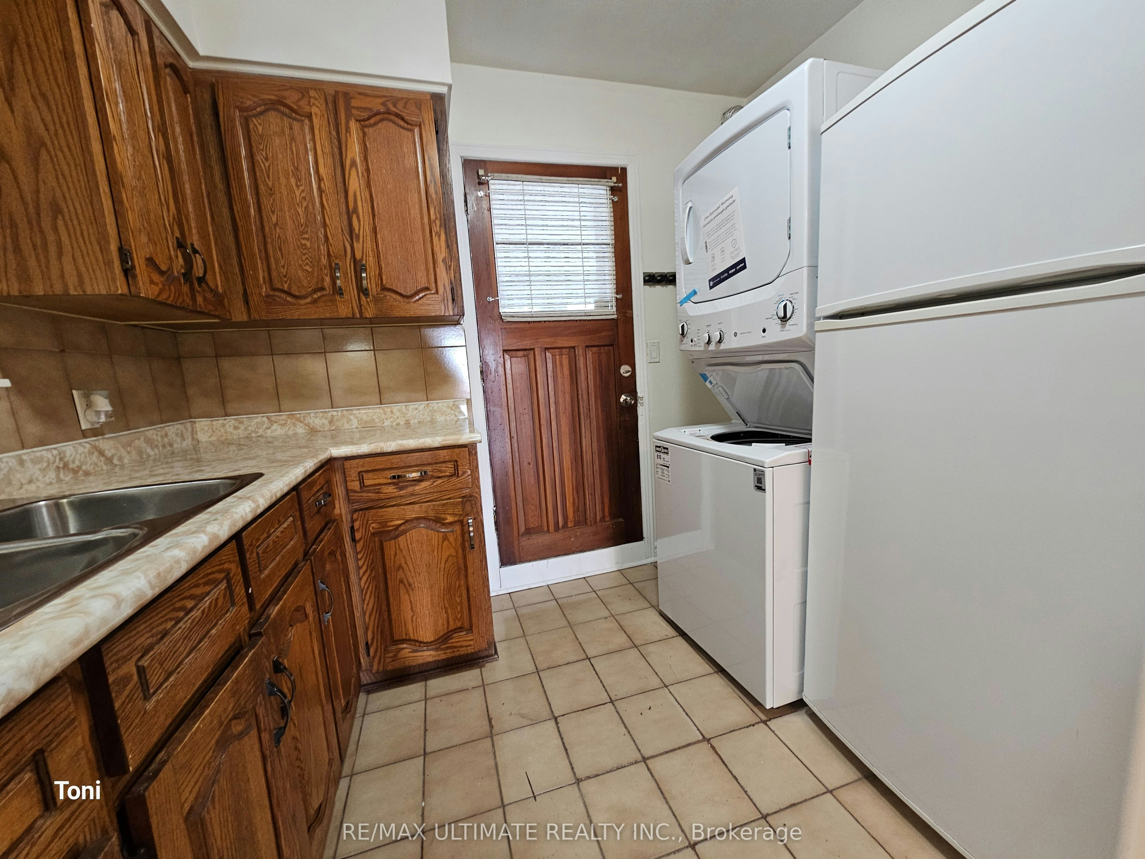 2nd floor-568 Rogers Road, Toronto, ON, M6M 1B6 - 5