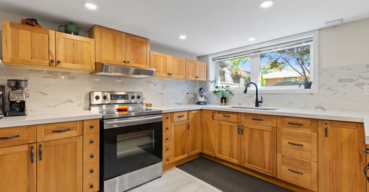 Lower-53 Meadowbank Road, Toronto, ON, M9B 5C7 - 4