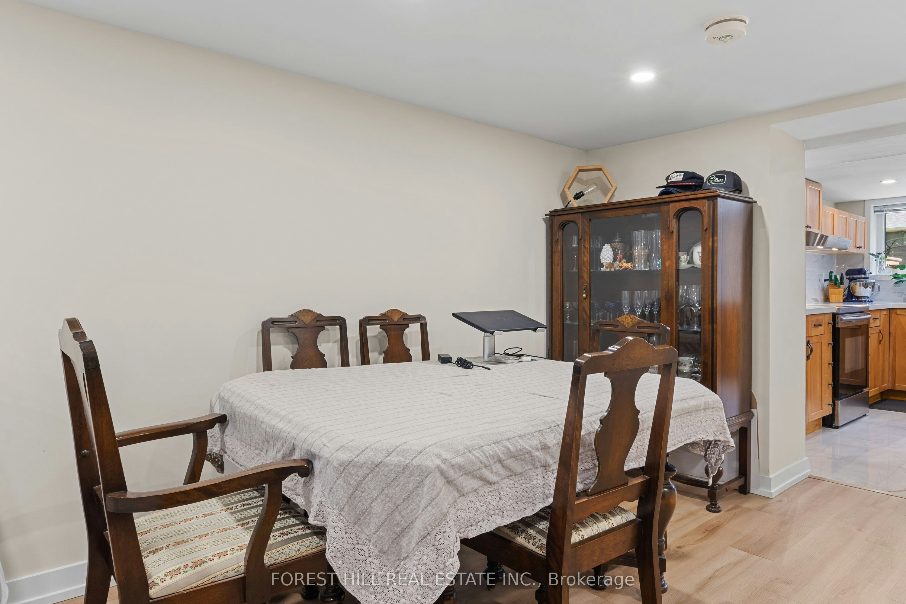 Lower-53 Meadowbank Road, Toronto, ON, M9B 5C7 - 10