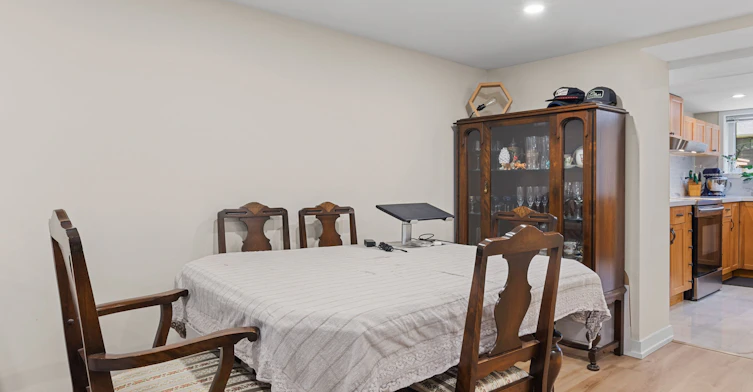Lower-53 Meadowbank Road, Toronto, ON, M9B 5C7 - 10