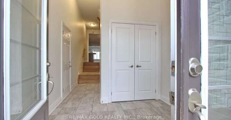 35 Dalbeattie Drive, Brampton, ON, L6Y 6H7 - 4