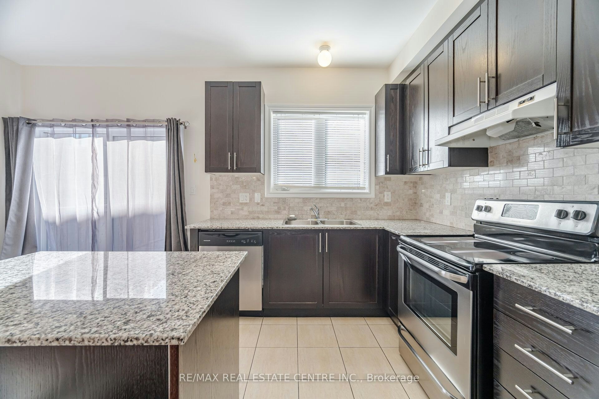 11 Yately Street, Brampton, ON, L7A 4R9 - 9