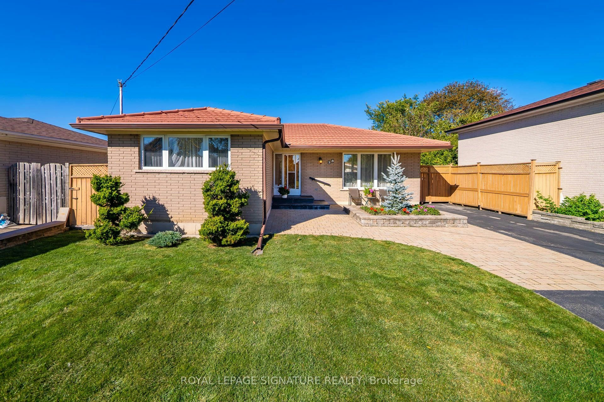 28 Candlewood Crescent, Toronto, ON, M3J 1G8