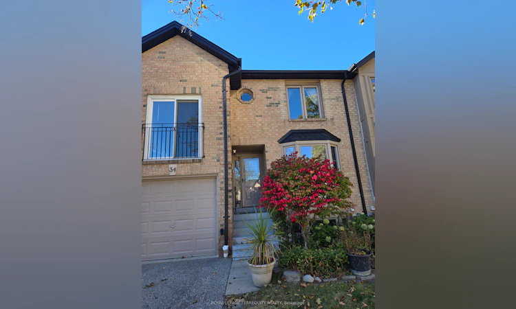 34-4635 Regents Terrace
