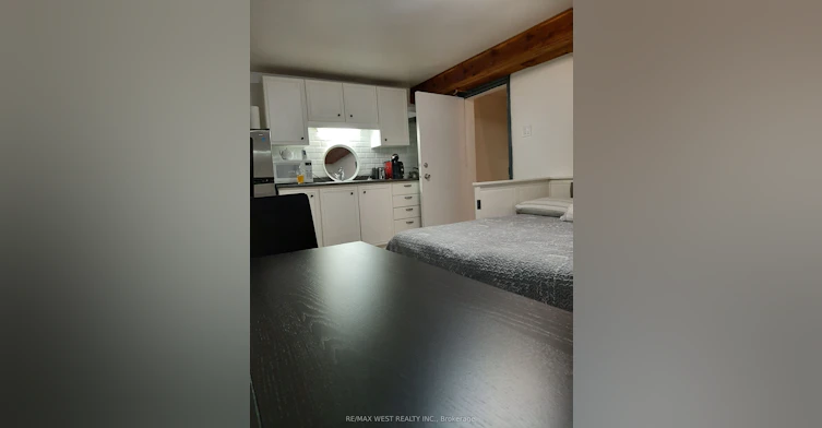 B1-34 Penhurst Avenue, Toronto, ON, M8Y 3A9 - 4