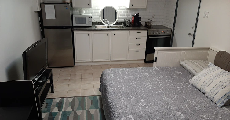 B1-34 Penhurst Avenue, Toronto, ON, M8Y 3A9 - 2