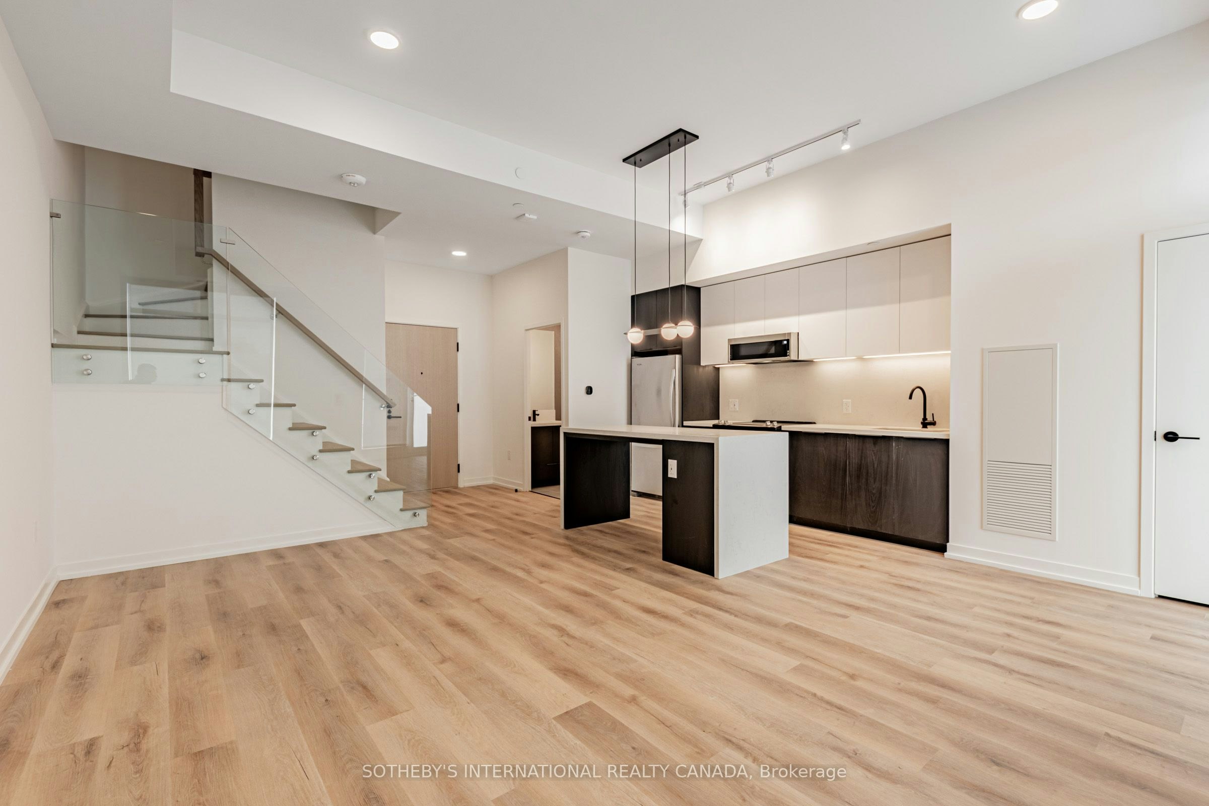 TH104-5 York Garden Way, Toronto, ON, M6A 2V1 - 5