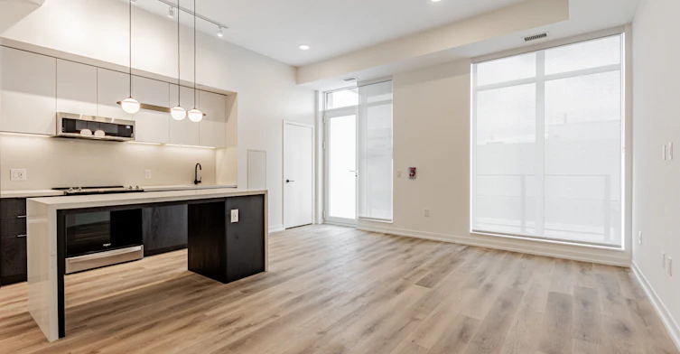 TH104-5 York Garden Way, Toronto, ON, M6A 2V1 - 2