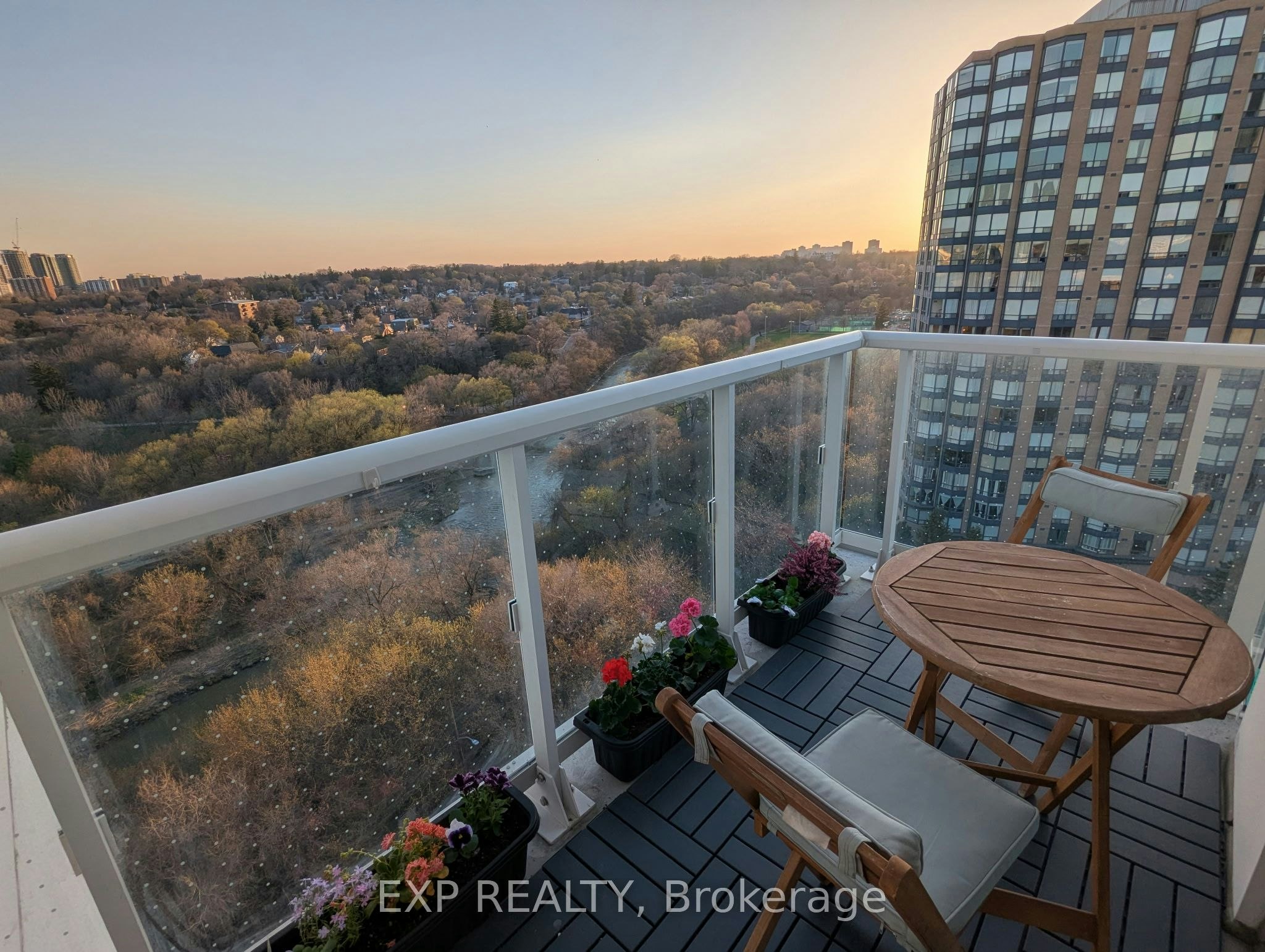 1106-10 Wilby Crescent, Toronto, ON, M9N 0B6 - 2