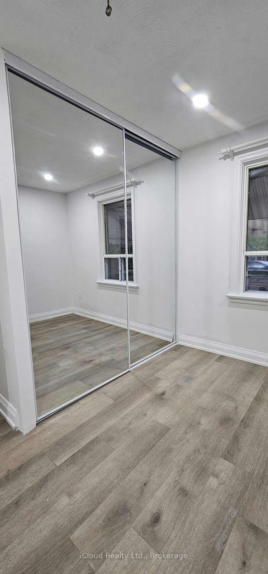 Upper-27 Inchcliffe Crescent, Toronto, ON, M9P 2N2 - 11