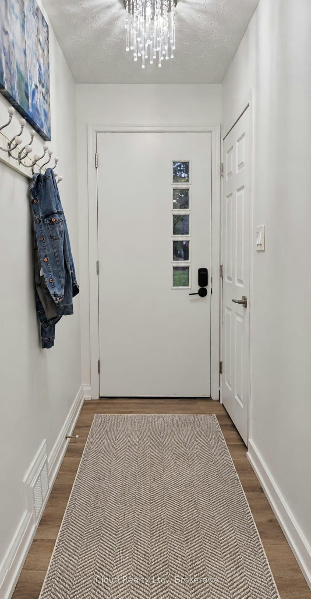 Upper-27 Inchcliffe Crescent, Toronto, ON, M9P 2N2 - 2