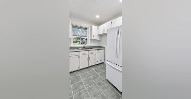 Upper-27 Inchcliffe Crescent, Toronto, ON, M9P 2N2 - 5