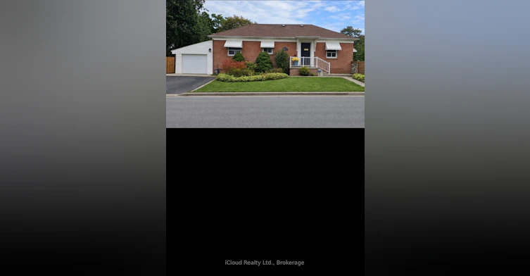 Upper-27 Inchcliffe Crescent, Toronto, ON, M9P 2N2