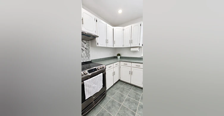 Upper-27 Inchcliffe Crescent, Toronto, ON, M9P 2N2 - 4