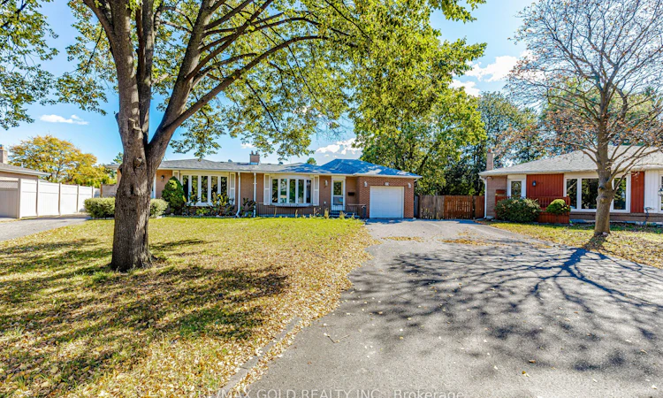 23 Brookdale Crescent
