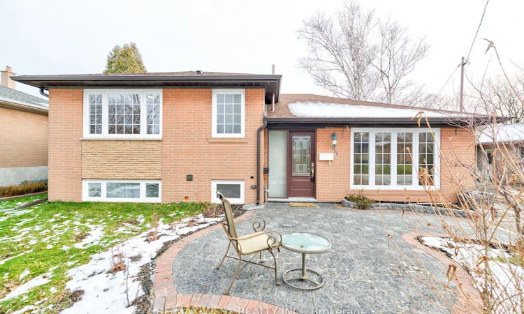 1328 Pinegrove Road