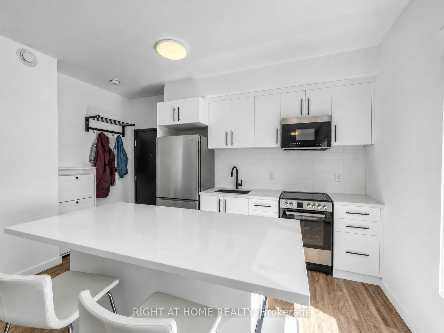 9-148 Glenlake Avenue, Toronto, ON, M6P 1E7 - 2