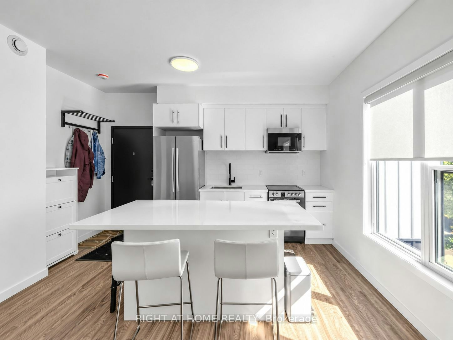 9-148 Glenlake Avenue, Toronto, ON, M6P 1E7