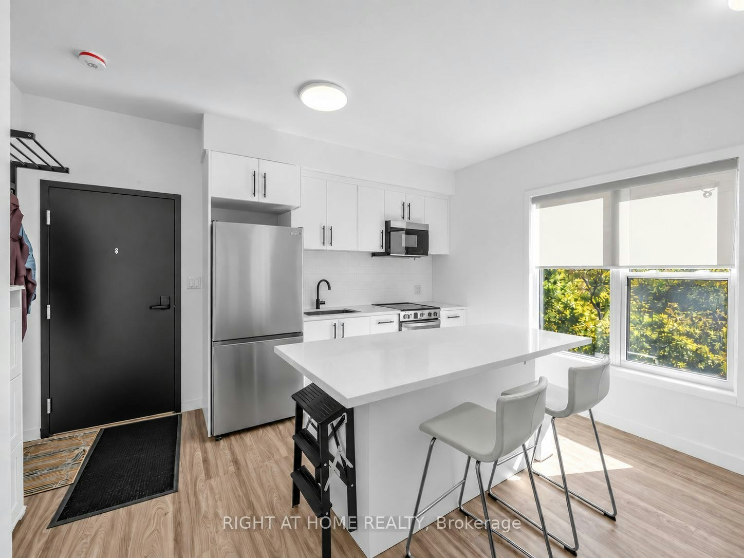 9-148 Glenlake Avenue, Toronto, ON, M6P 1E7 - 3