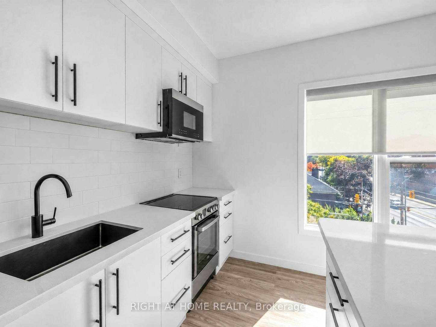 9-148 Glenlake Avenue, Toronto, ON, M6P 1E7 - 4