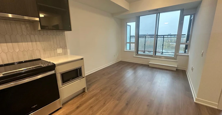 330-395 Dundas Street W, Oakville, ON, L6M 5R8 - 3