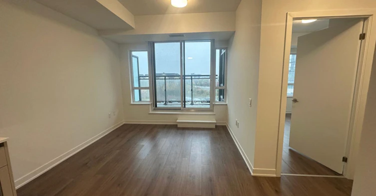 330-395 Dundas Street W, Oakville, ON, L6M 5R8 - 5