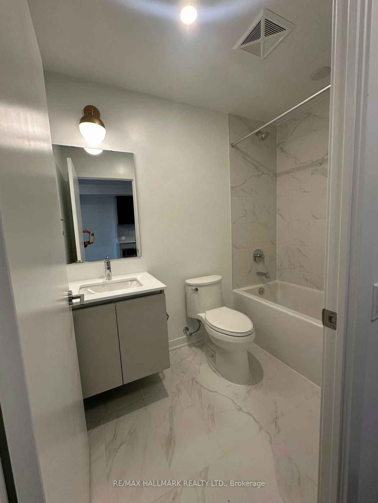 330-395 Dundas Street W, Oakville, ON, L6M 5R8 - 10